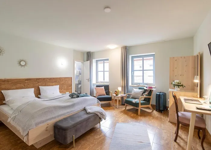 Altstadthotel Eibsen 酒店 3*